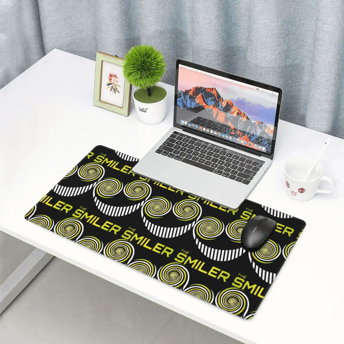 Large Mouse Pad The Smiler Alt - Laptop Accessories Uk recension och pris